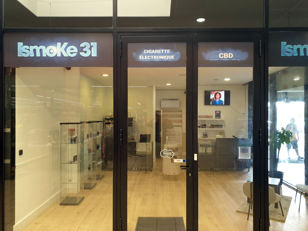 devanture-ismoke31-galerie-marchande-intermarché-138-avenue-de-fronton